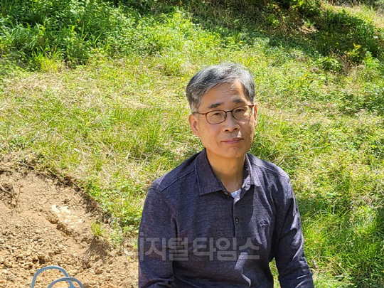 신평 변호사가 디지털타임스와 인터뷰에서 자신이 생각하는 '행복의 조건'에 대해 허심탄회하게 털어놨다. <디지털타임스 DB>